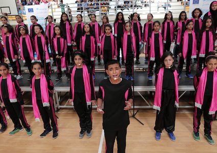 أطفال يشاركون في الحفل الختامي للمخيمات الصيفية شمال غزة