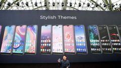 هواوي تهزم أبل وسامسونغ رغم القيود