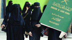 لأول مرة: استخراج جواز السفر للمرأة السعودية دون موافقة ولي الأمر