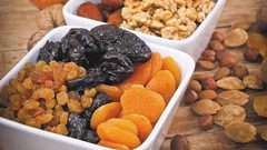 الفواكه المجففة، هذا ما تفعله في أجسامنا