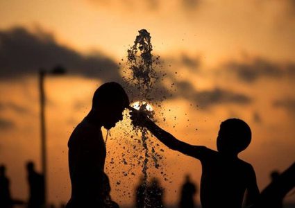 طقس نهاية الأسبوع: أجواء حارة إلى شديدة الحرارة