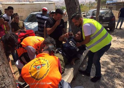 اصابات بالاختناق واعتداءات على المواطنين في واد الحمص