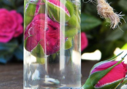 ماء الورد للشعر، كيف يمكن إستخدامه؟