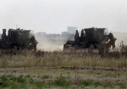 آليات عسكرية إسرائيلية تتوغل شرق البريج وسط قطاع غزة