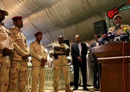 السودان.. قرب الإعلان عن تشكيل مجلس سيادة يدير البلاد