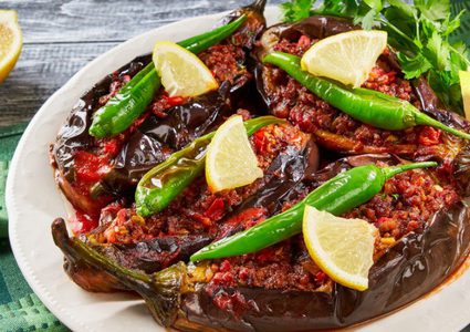 باذنجان محشو باللحم بالفرن من المطبخ التركي