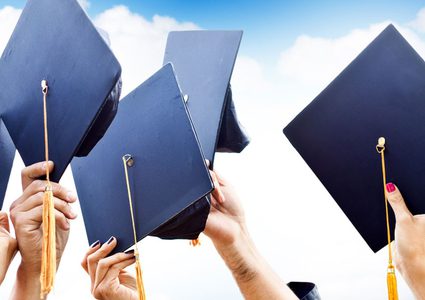 وزارة التعليم العالي تعلن عن توفر منح دراسية في الجزائر