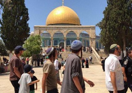 الأقصى والإبراهيمي .. 'حصاد مر' من التهويد والانتهاكات