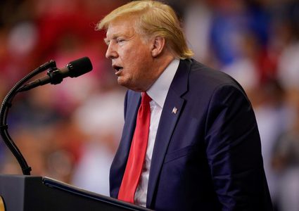 ترامب يعلّق على اتخاذ الصين خطوة تتعلق بعملتها