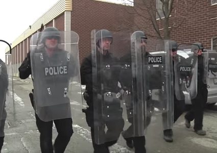 التخلي عن مئات الدروع الأمنية لسبب "صادم" في السويد