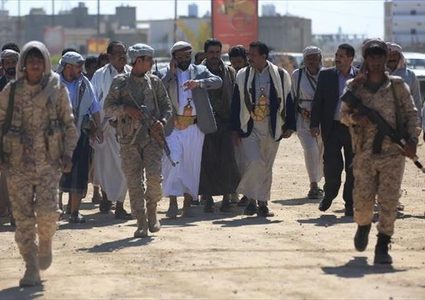 الحوثيون يعلنون استهداف مواقع هامة في مطار أبها بالسعودية