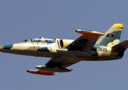 طائرات الجيش الليبي تدمر طائرة شحن تركية محملة بالصواريخ