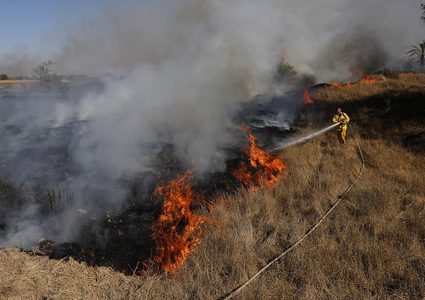 الاحتلال يزعم اندلاع حرائق في غلاف غزة