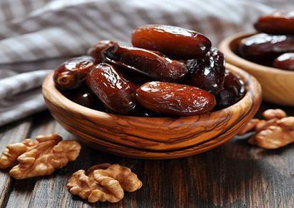 تناول التمر يعمل على تسهيل الولادة