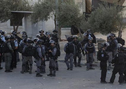 اعتقال شاب من مصلى باب الرحمة وتهديد مواطنة بالاعتقال