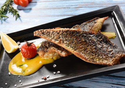 سمك السلمون ​​بالكالاماتا