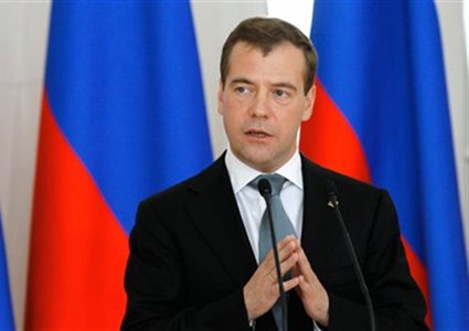 مدفيديف: نسعى لتعاون تجاري واقتصادي بين جزيرة القرم وسوريا