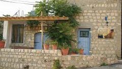 قرية اتخذت اسمها من نبعة ماء صامدة في وجه الاحتلال