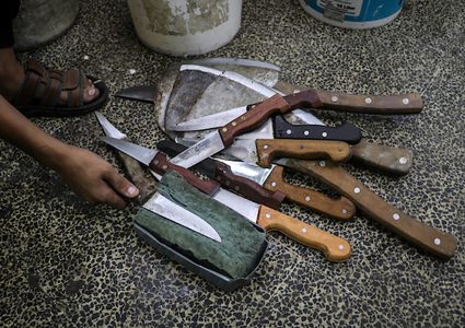 التجهيزات في غزة استعداداً لذبح أضاحي العيد