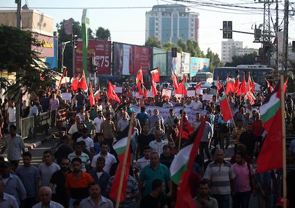 تظاهرة حاشدة في غزة دعماً للأسرى ولأهل القدس واللاجئين بلبنان