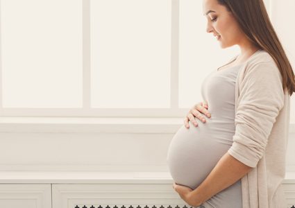 تكيس المبيض لدى الأمهات قد ينقل حالة صحية خطيرة لبناتهن