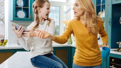 أسباب تدفعك للغضب على أطفالك