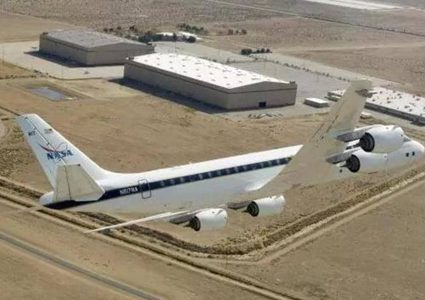 طائرة غامضة لناسا تحلق فوق كالفورنيا