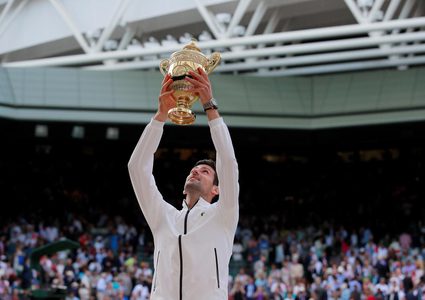 ديوكوفيتش يفوز في ويمبلدون