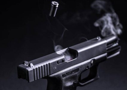 100 قطعة سلاح في منزل عجوز سبعيني!