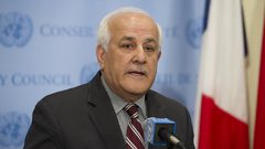 السفير منصور يبعث رسائل للمجتمع الدولي تدين الاستيطان