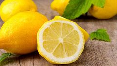 حيلة الليمون لإزالة العرق