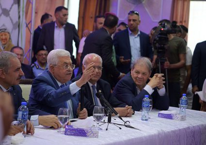 الرئيس يهنئ شعبنا والأمتين العربية والإسلامية بعيد الأضحى