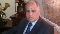 أبراش يستقيل من رئاسة مجلس أمناء جامعة الأزهر بغزة
