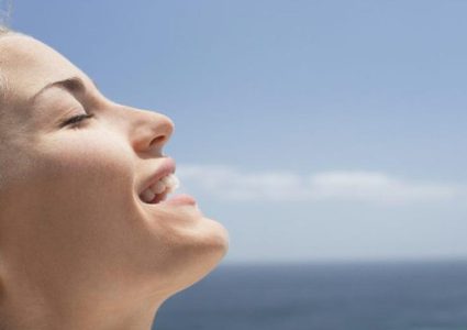 روتين العناية بالبشرة العادية