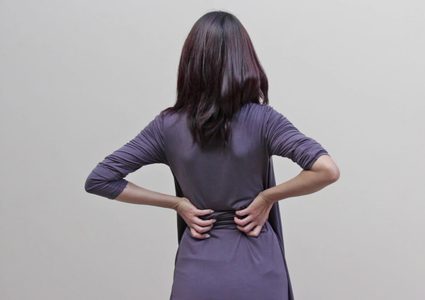 طرق تخفيف ألم الظهر والتخلص من الالتهاب الشديد