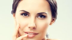 كيف تتعاملين مع التجاعيد المبكرة