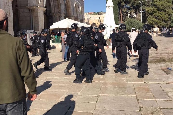 إصابات عقب اعتداء الاحتلال على المصلين بالمسجد الأقصى
