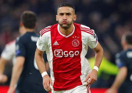 زياش يمدد عقده مع أياكس