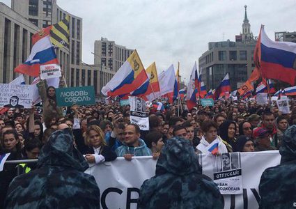 موسكو: اعتقال العشرات خلال احتجاجات تطالب بانتخابات حرة