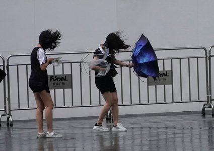 ارتفاع حصيلة ضحايا إعصار "ليكيما"