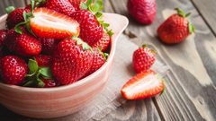 الفراولة للقضاء على تساقط الشعر