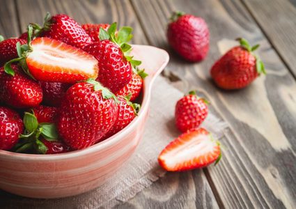 الفراولة للقضاء على تساقط الشعر