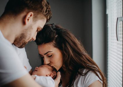 الزواج في سن متأخرة يجعل الأطفال أقل عدوانية