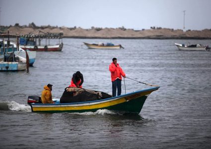 وفاة صياد أثناء عمله في عرض بحر غزة إثر نوبةٍ قلبية