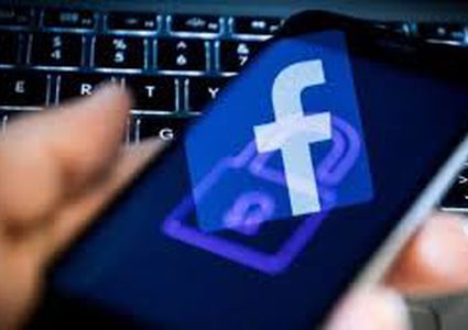 فيسبوك تواجه خطر دفع غرامات مالية تقدر بملايين الدولارات