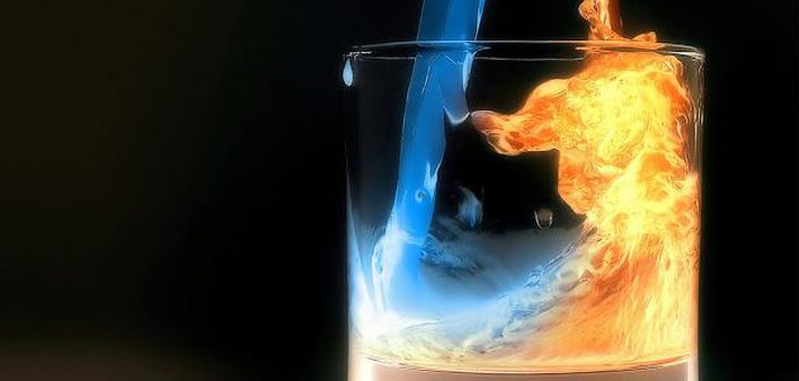ثاني أيام العيد.. مصري يقدم على إحراق عائلة كاملة بـ"ماء النار" !