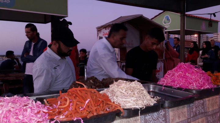 ضبط لحوم ومخللات فاسدة في ميناء غزة