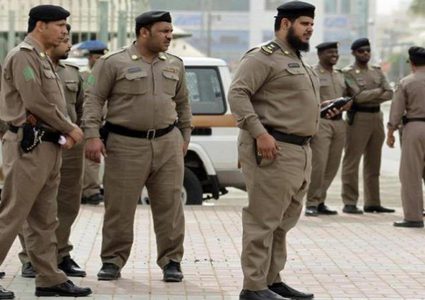 رجل أمن سعودي يرفض أخذ مكافأة مالية على عمله من حاجة عربية