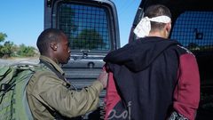 قوات الاحتلال تعتقل فتى"17 عاماً" من القدس