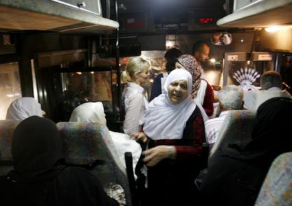 الاحتلال يسمح لأهالي أسرى من غزة بزيارة أبنائهم في سجن "إيشل"